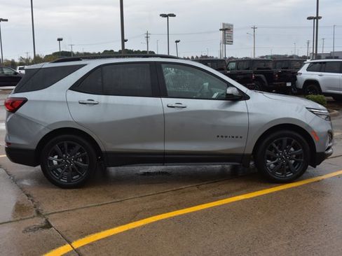 Used 2023 Chevrolet Equinox RS image 4