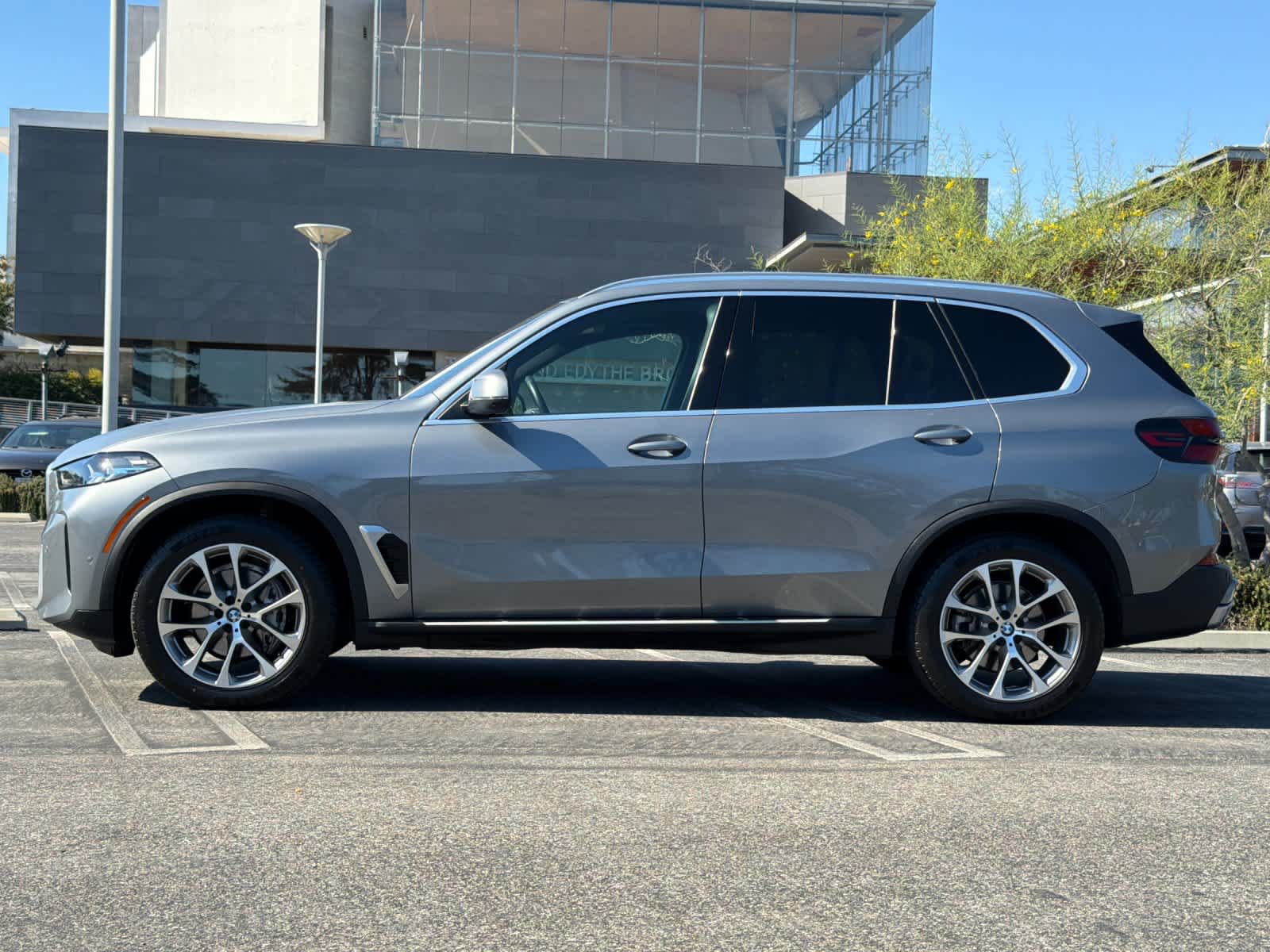 Used 2024 BMW X5 sDrive40i RWD image 5