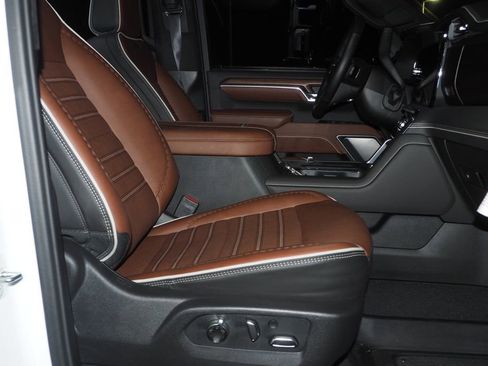 Used 2026 GMC Sierra 3500 Denali Ultimate image 20