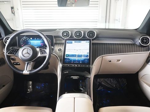 Used 2024 Mercedes-Benz GLC 300 4MATIC image 14