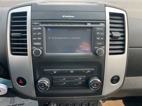 Used 2015 Nissan Xterra PRO-4X w/ Pro-4x Leather Package AWD/4WD image 13
