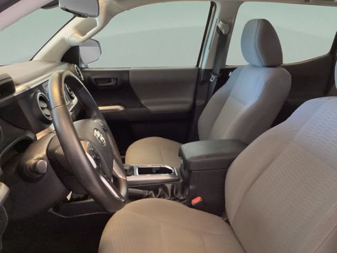 Used 2019 Toyota Tacoma SR5 AWD/4WD image 19