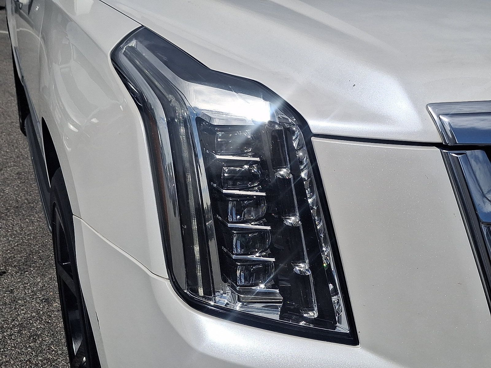 Used 2016 Cadillac Escalade ESV Premium AWD/4WD image 9