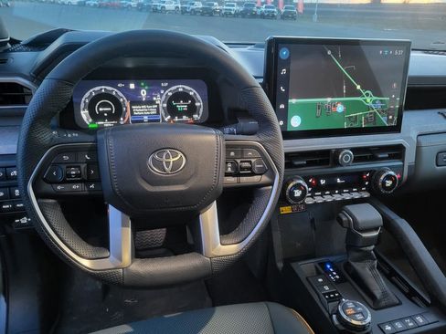 Certified 2025 Toyota Tacoma Trailhunter image 27