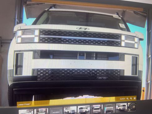 Used 2025 Hyundai Santa Fe Calligraphy FWD image 2