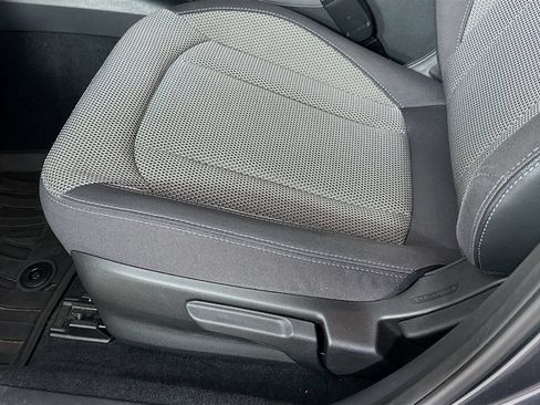 Used 2024 Subaru Crosstrek 2.0i Premium w/ Crosstrek Mirror Package AWD/4WD image 9