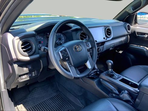 Used 2023 Toyota Tacoma TRD Sport w/ TRD Premium Sport Package AWD/4WD image 18