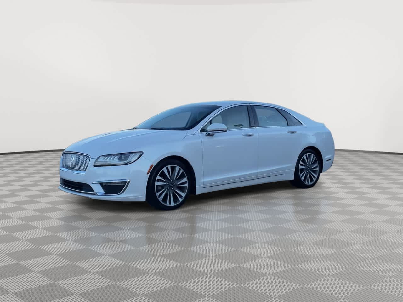 Used 2017 Lincoln MKZ Select w/ Select Plus Package FWD image 4
