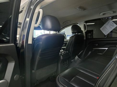 Used 2016 Nissan Titan PRO-4X w/ Pro-4x Convenience Package image 17