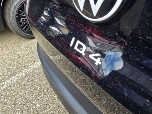 Used 2024 Volkswagen ID.4 Pro AWD/4WD image 11