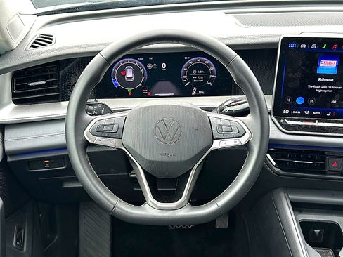 Used 2026 Volkswagen Tiguan SE FWD image 20