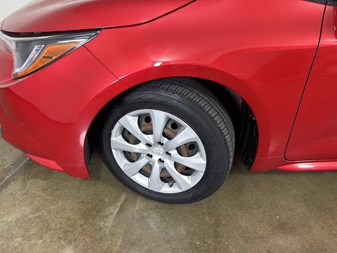 Used 2020 Toyota Corolla LE FWD image 5