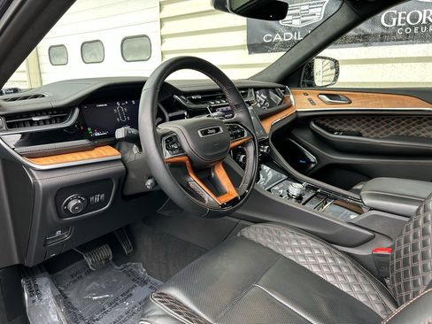 Used 2023 Jeep Grand Cherokee L Summit AWD/4WD image 11