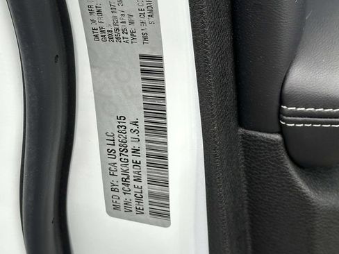 Certified 2025 Jeep Grand Cherokee L Altitude image 11