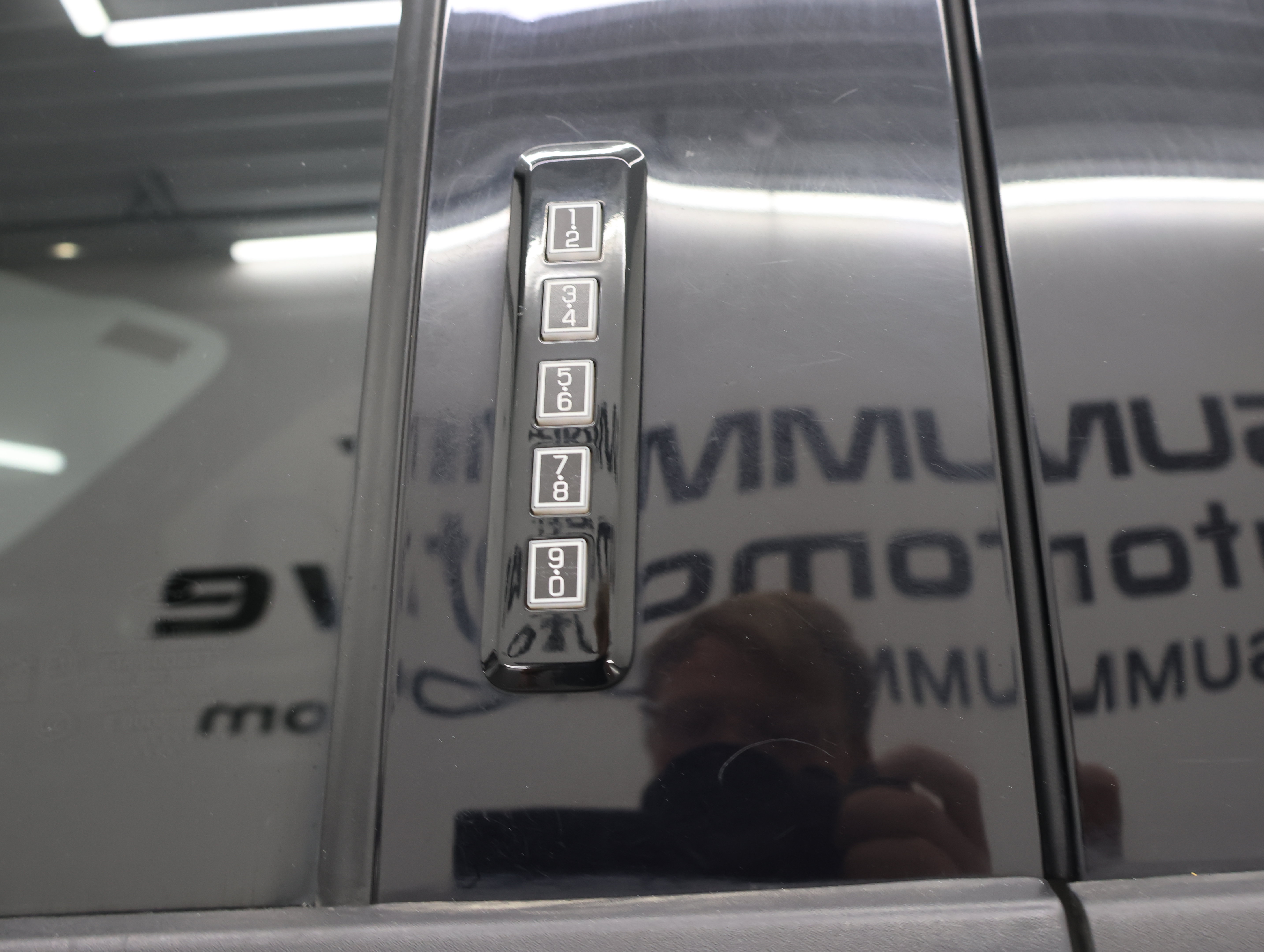 Used 2022 Ford F350 Lariat w/ Black Appearance Package AWD/4WD image 36