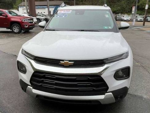 Certified 2023 Chevrolet TrailBlazer LT w/ Convenience Package FWD image 3