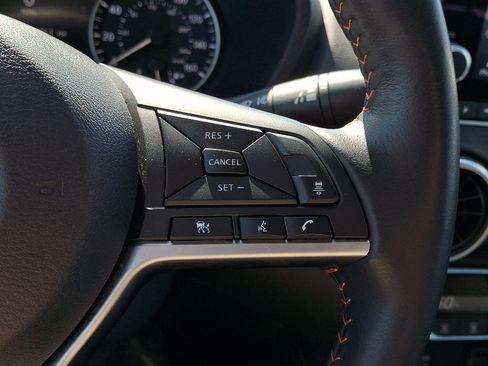 Used 2022 Nissan Sentra SR w/ SR Premium Package FWD image 24