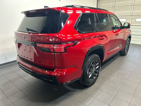 Used 2023 Toyota Sequoia Platinum AWD/4WD image 3