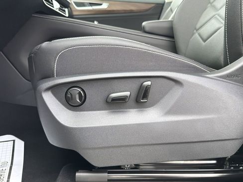 New 2026 Volkswagen Atlas SE FWD image 26