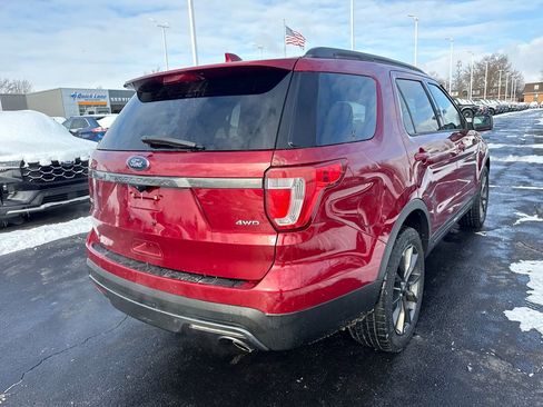 Used 2017 Ford Explorer XLT w/ XLT Technology Feature Bundle image 7