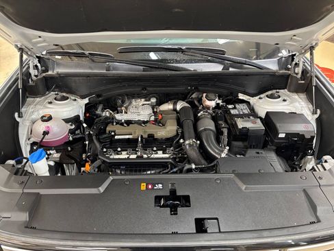 Used 2025 Hyundai Santa Fe SEL FWD image 35