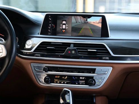 Used 2016 BMW 750i xDrive AWD/4WD image 39