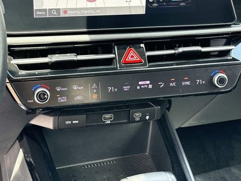 Used 2023 Kia Niro EX FWD image 21