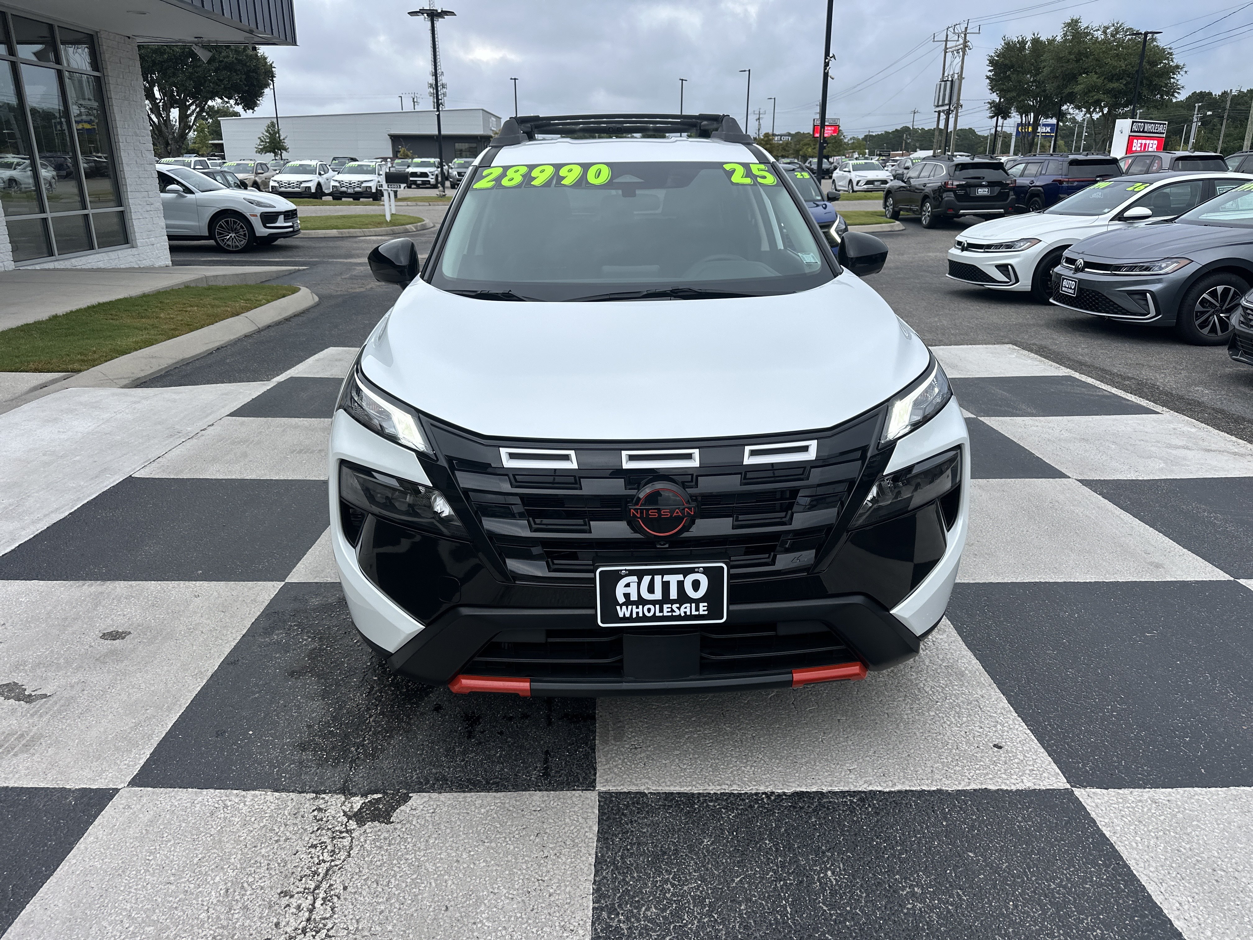 Used 2025 Nissan Rogue SV AWD/4WD image 2
