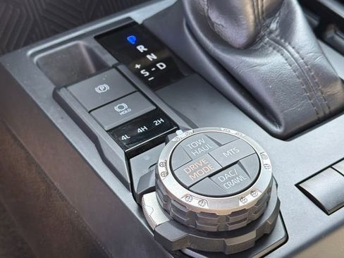 Used 2024 Toyota Tacoma TRD Off-Road image 28