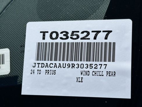 Used 2024 Toyota Prius XLE FWD image 15