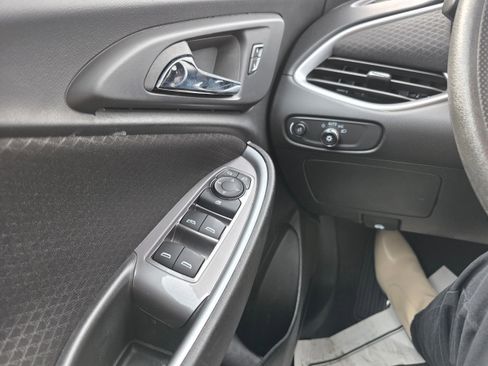 Used 2024 Chevrolet Malibu LT image 18