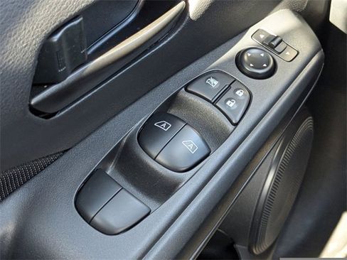 Used 2024 Nissan Kicks S image 28