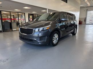 Used 2018 Kia Sedona LX image 1
