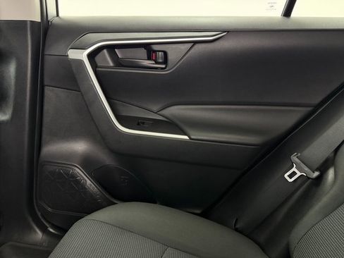 Used 2021 Toyota RAV4 LE image 32