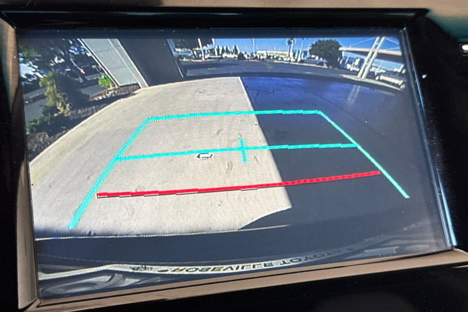 Used 2019 Toyota Camry SE w/ Carpet Mat Package FWD image 17