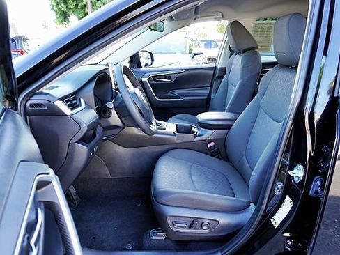 Used 2024 Toyota RAV4 XLE FWD image 15