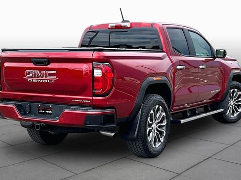Used 2025 GMC Canyon Denali AWD/4WD image 13