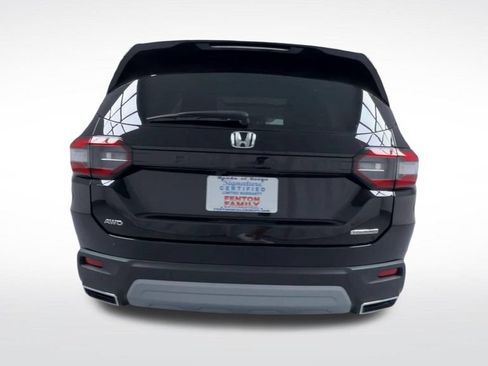 Used 2024 Honda Pilot Touring image 8