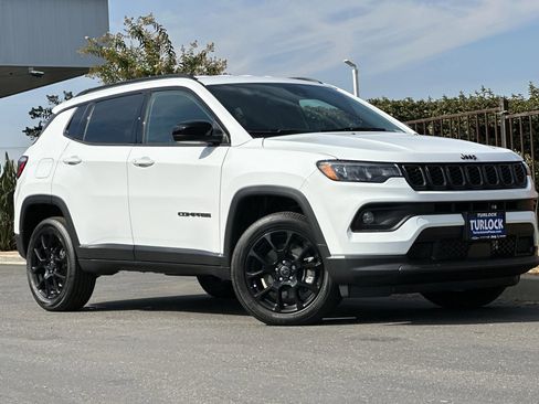 New 2025 Jeep Compass Latitude w/ Altitude Special Edition image 2