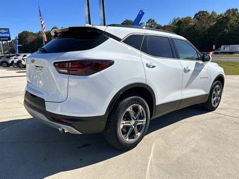 New 2025 Chevrolet Blazer LT w/ Convenience Package image 4