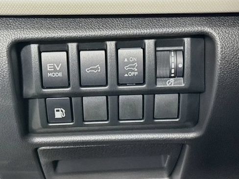 Used 2025 Subaru Forester Premium AWD/4WD image 12