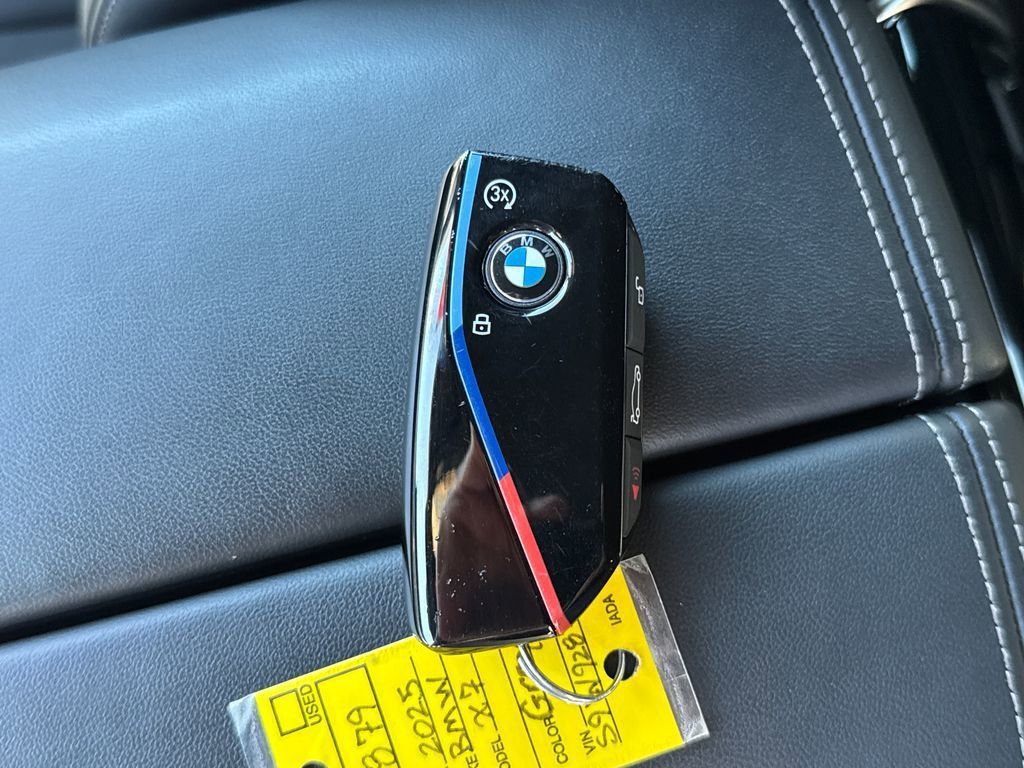 Used 2025 BMW X7 M60i AWD/4WD image 47