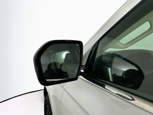 Used 2024 Ford Expedition Max XLT image 12