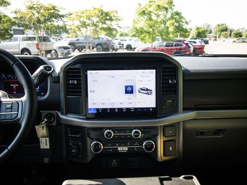 Used 2025 Ford F150 XLT w/ Equipment Group 301A Standard AWD/4WD image 27