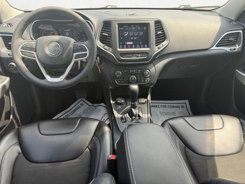 Used 2022 Jeep Cherokee Latitude AWD/4WD image 10