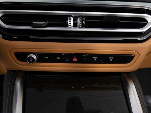 Used 2024 BMW 440i xDrive Convertible w/ Premium Package image 25