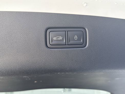 Used 2025 Genesis GV70 3.5T Sport w/ Sport Advanced Package image 14