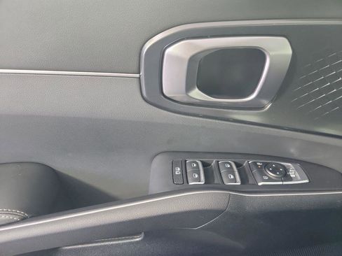 Certified 2025 Kia Sorento EX image 23