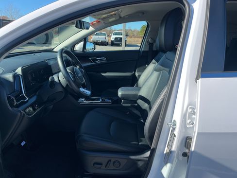 Used 2025 Kia Sportage EX image 29