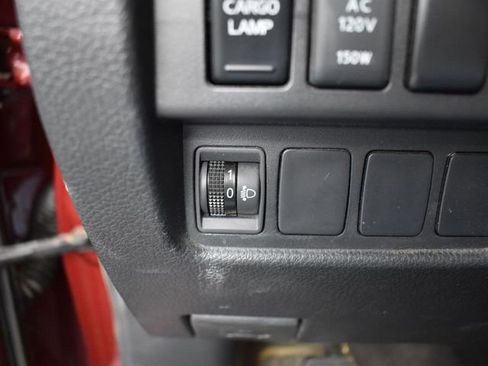 Used 2021 Nissan Titan Platinum Reserve w/ Moonroof Package image 35